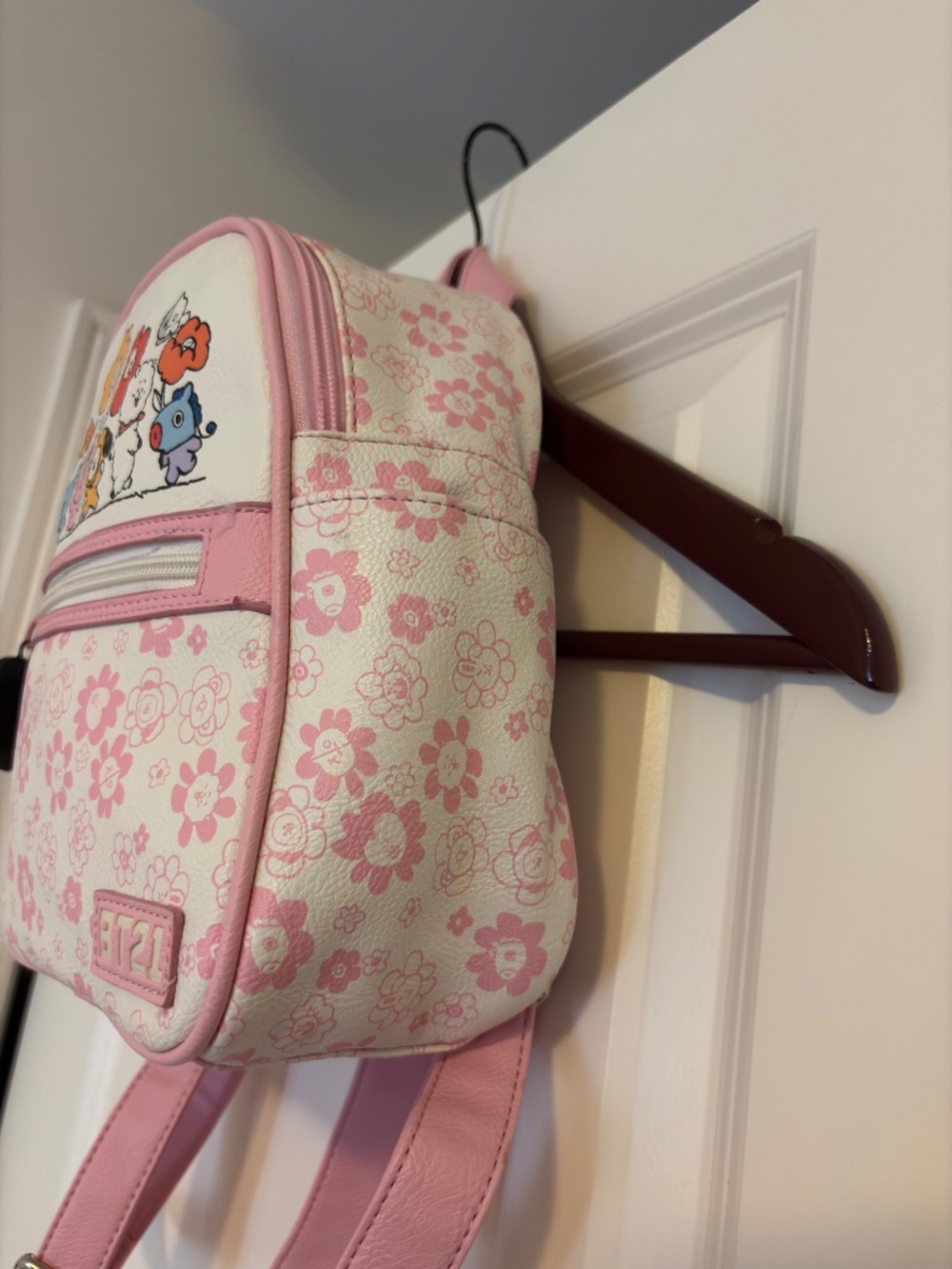 BT21 backpack - Picture 3 of 5